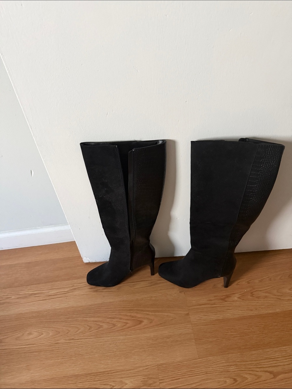 Black Knee-High Suede Stiletto Boots